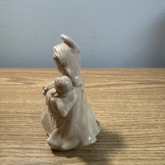 Vintage Off Whitr Ceramic Madonna & Child Figurine Mary Baby Jesus Christmas - Picture 2 of 5